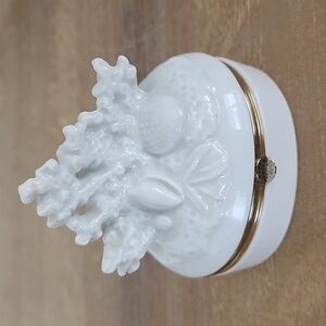 Vintage Taste Setter by Sigma Seashell Jewelry Box Trinket